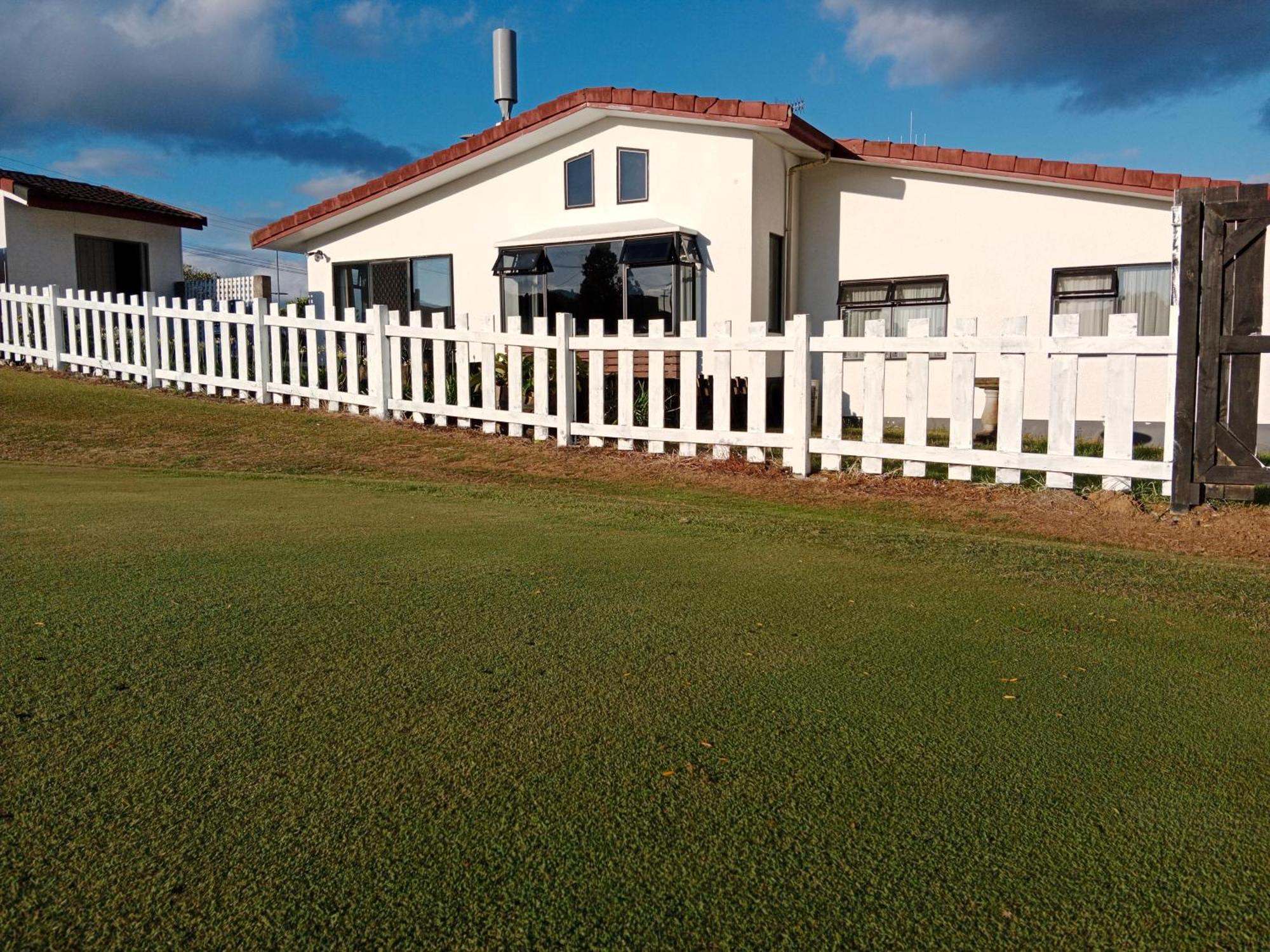 Newday Whangarei Esterno foto